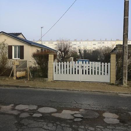 Belle Maison De Vacances Romilly-sur-Seine Exterior foto