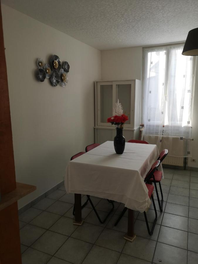 Belle Maison De Vacances Romilly-sur-Seine Exterior foto