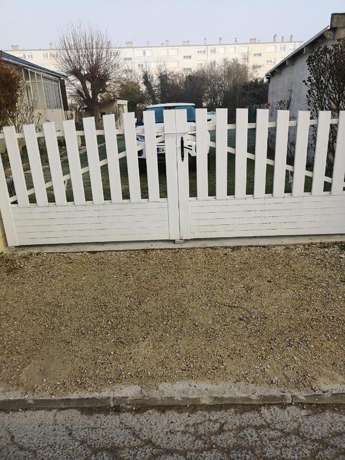 Belle Maison De Vacances Romilly-sur-Seine Exterior foto